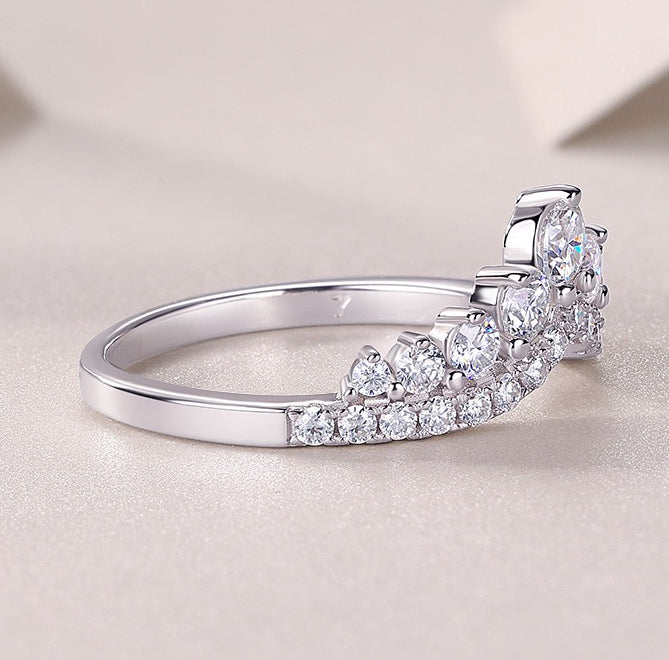 Graceful Elegance: Crown-Style 925 Sterling Silver Moissanite Ring