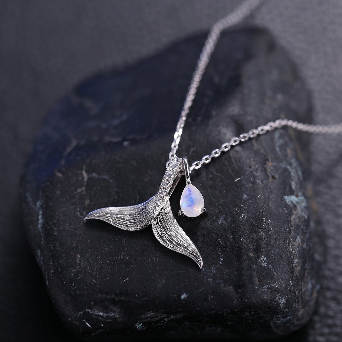 Designer! 925 sterling silver natural topaz gemstone whale tail necklace