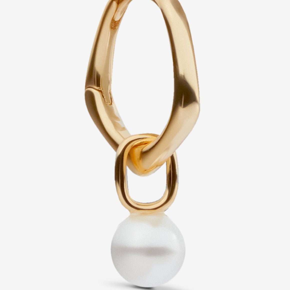 PEARL LINK HOOPS EARRINGS Gold